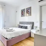 Comfy And Central